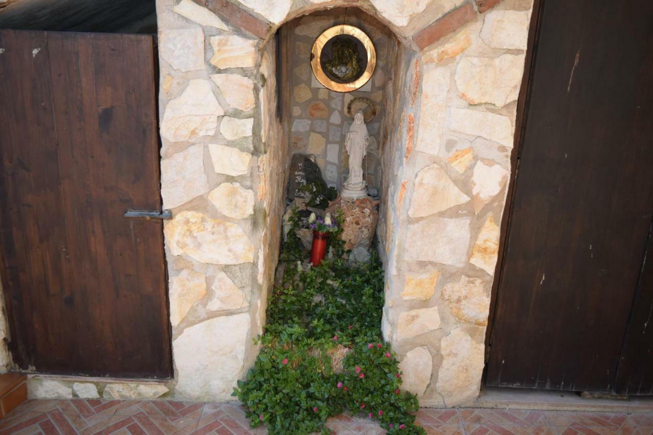 مبيت وإفطار كاستيل فولتورنو Bed &Breakfast Pinetamare المظهر الخارجي الصورة
